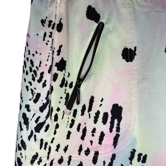 Abstract Print Skirt with Built-In Shorts - Picture 4 of 8